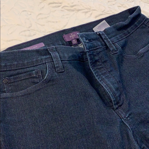 NYDJ crop jeans. Navy blue. Size 10 Ariel - Picture 6 of 8